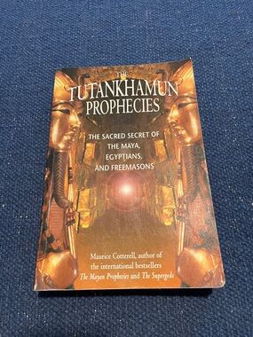 The Tutankhamun Prophecies by Maurice Cotterell - Gold Cover